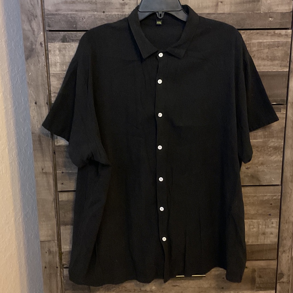 Men's Black Short-Sleeve Button Down Shirt - Classic Casual